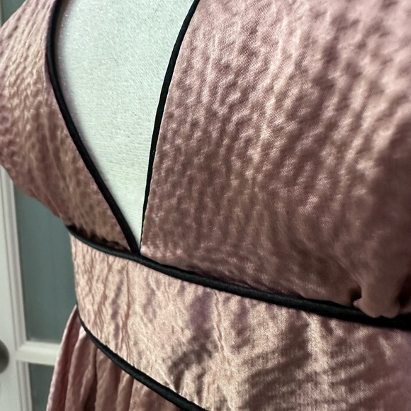 Corey Lynn Calter 100% Silk Textured Flutter Layered Cocktail Halter Dress SZ 6 - Picture 4 of 9